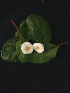 Incluso aquellos a los que no les guste ni el queso ni la naranja amarga querrán repetir. Bolitas de queso de cabra.