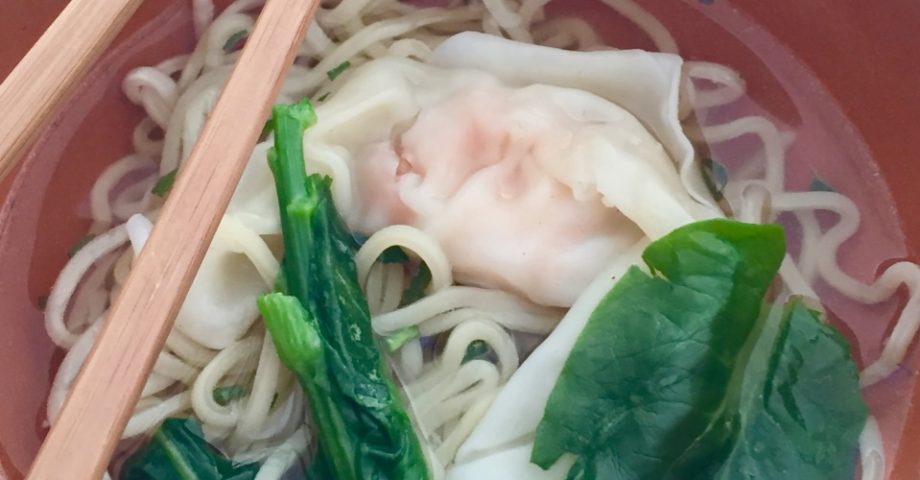 Sopa de wonton de langostinos y fideos. Marca Hacendado de Mercadona.