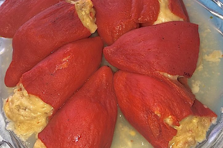 Pimientos piquillo rellenos de carne.
