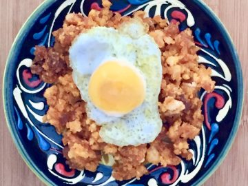 Migas con huevo de codorniz trufado.