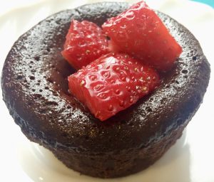 Coulant de chocolate con fresas.