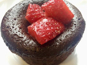 Coulant de chocolate con fresas.